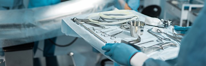 Boîtes à instruments et plateaux