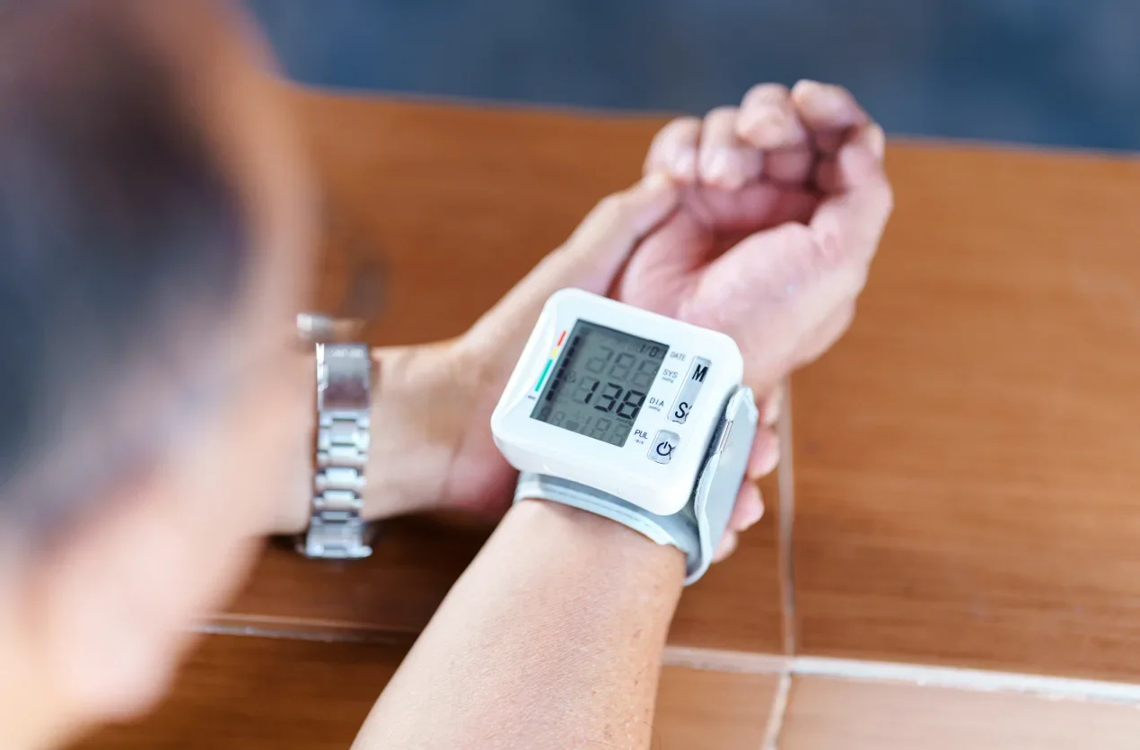 Tensiomètre électronique poignet