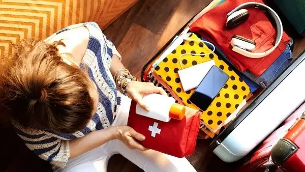Guide comment préparer sa trousse de secours pour partir en voyage